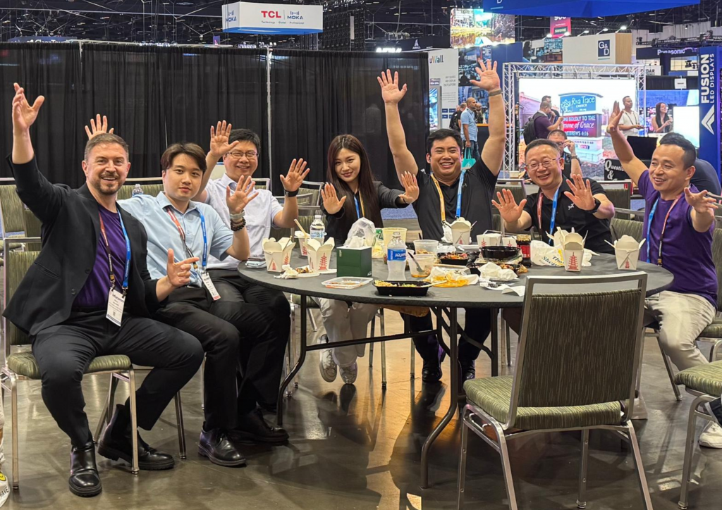 INFOCOMM-HOLODECK-LED-WALL-SCREEN-CONCERTS-FILMMAKING-CINEMATOGRAPHY-VIDEO-FX-retail-experimental-marketing-strategy-sales-shows