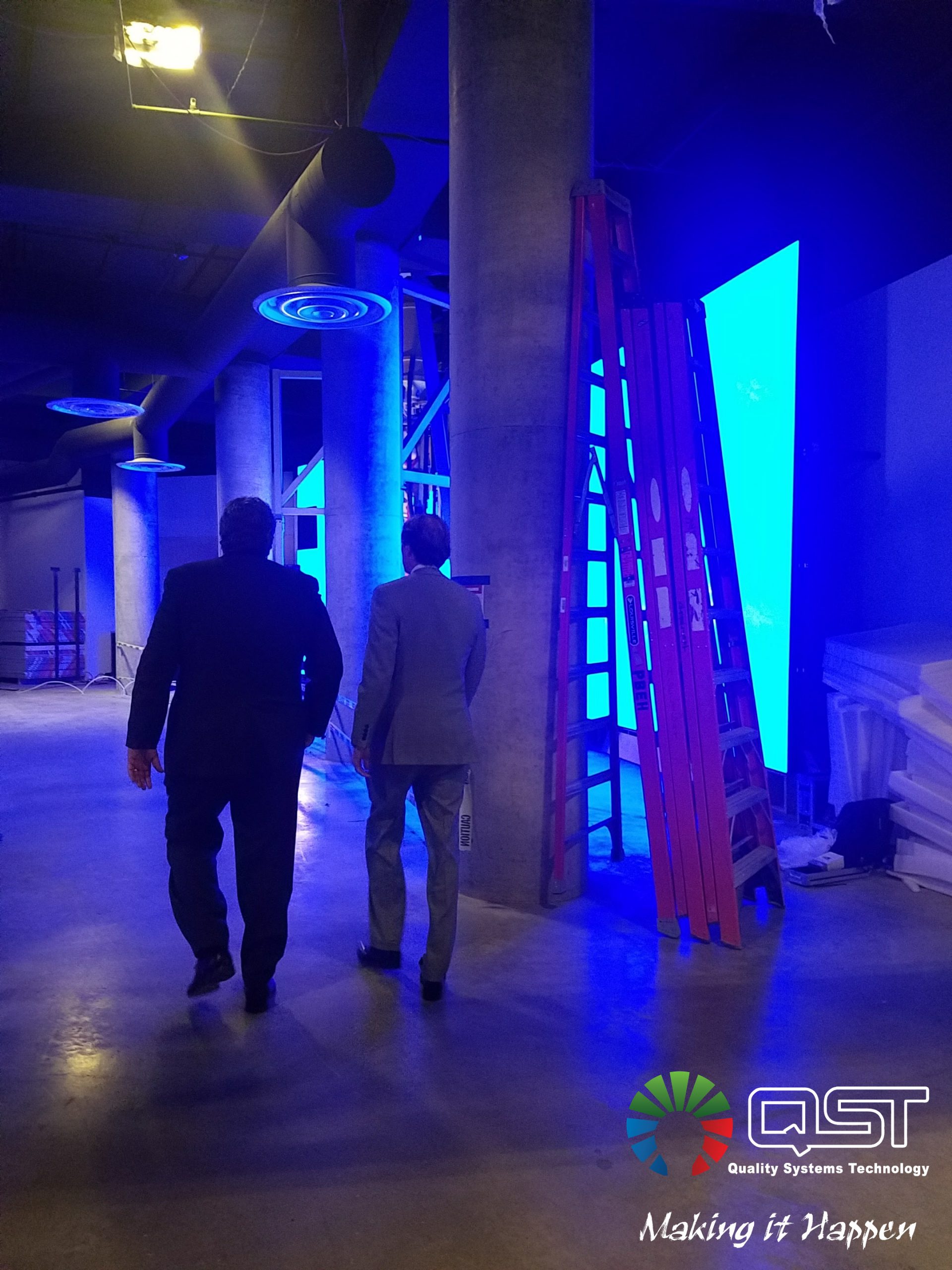 Curved 4K LED video wall backdrop at the Houston Museum of Natural Science, Wiess Energy Hall